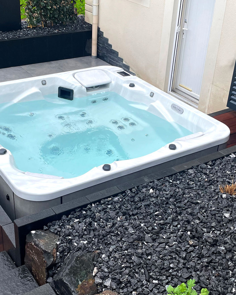 Spa OEWEO Privilège XL5 en extérieur et hors-sol - Qualité Spa & Piscine