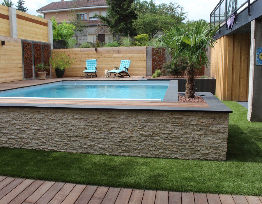 Piscine extérieure hors-sol avec terrasse en bois - Qualité Spa & Piscine