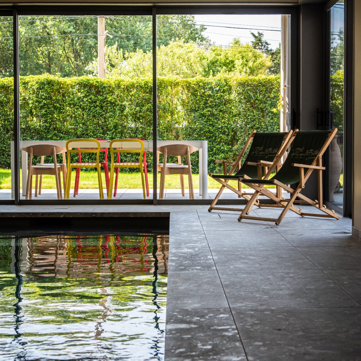 Piscine intérieure structure béton de 4 x 8.5 m avec déshumidificateur et pompe à chaleur