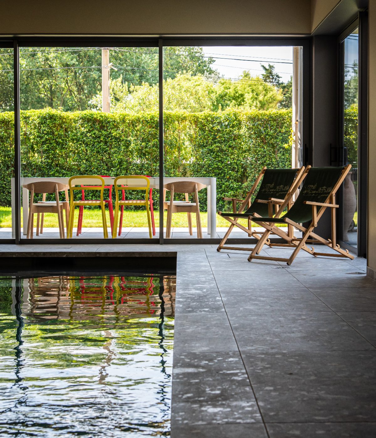 Piscine intérieure structure béton de 4 x 8.5 m avec déshumidificateur et pompe à chaleur